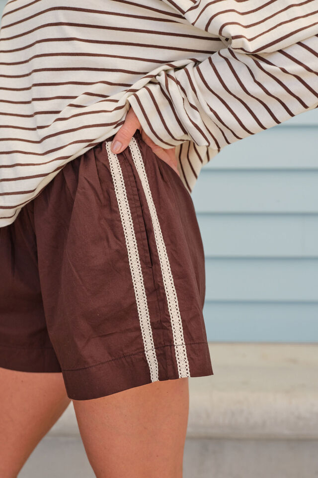 Mila Short, CHOCOLATE