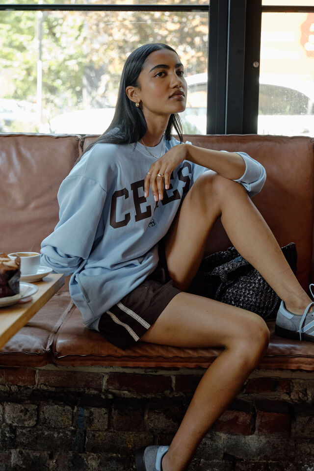 Mila Short, CHOCOLATE