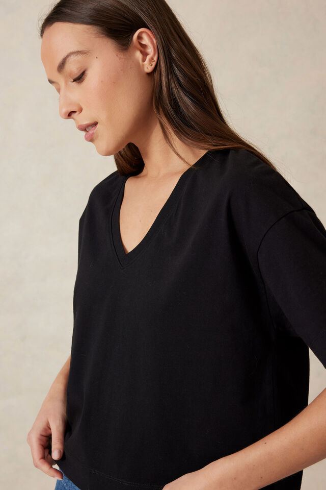 Boxy V Neck Tee, BLACK