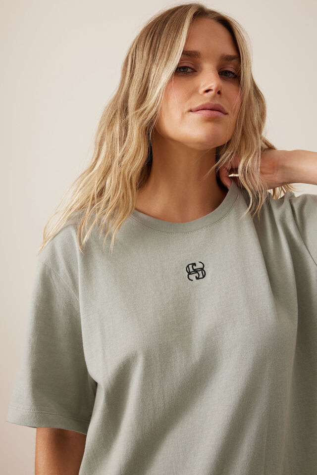 Lola Longline Step Hem Tee, SOFT SAGE/ PHANTOM CERES MONOGRAM EMBROIDERY
