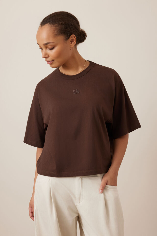 Phoebe Premium Tee, CHOCOLATE
