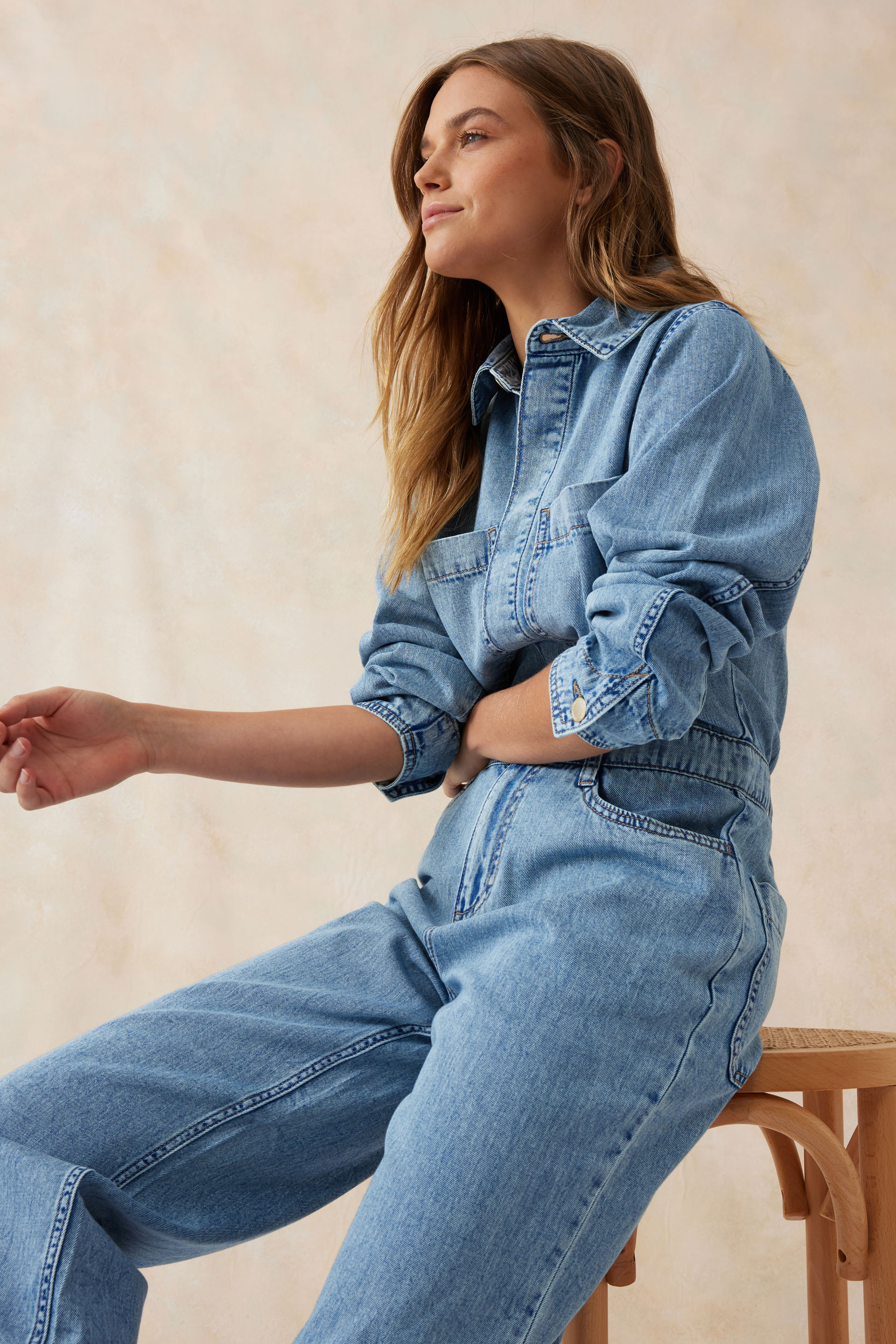 Long sleeve and jeans shop