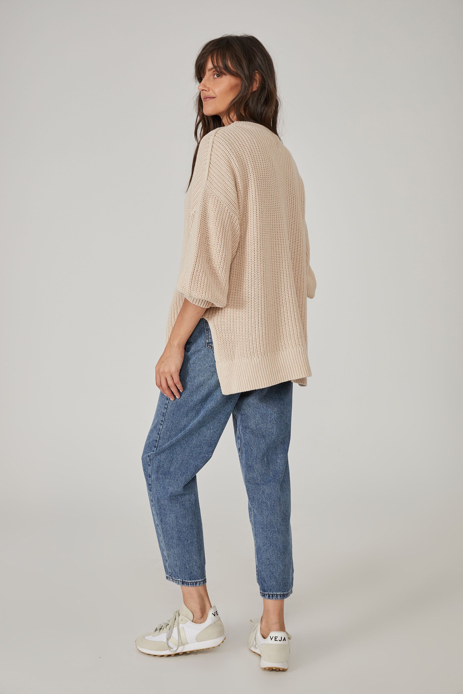 oversized dip hem jumper