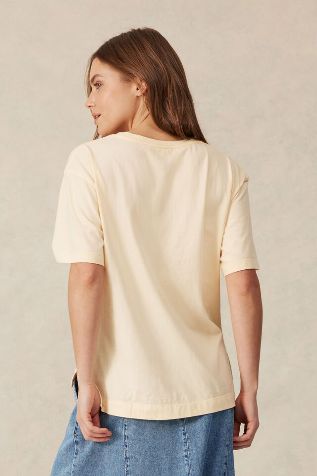 Slouchy Split Hem Tee, BUTTER/CL SPORTS PRINT