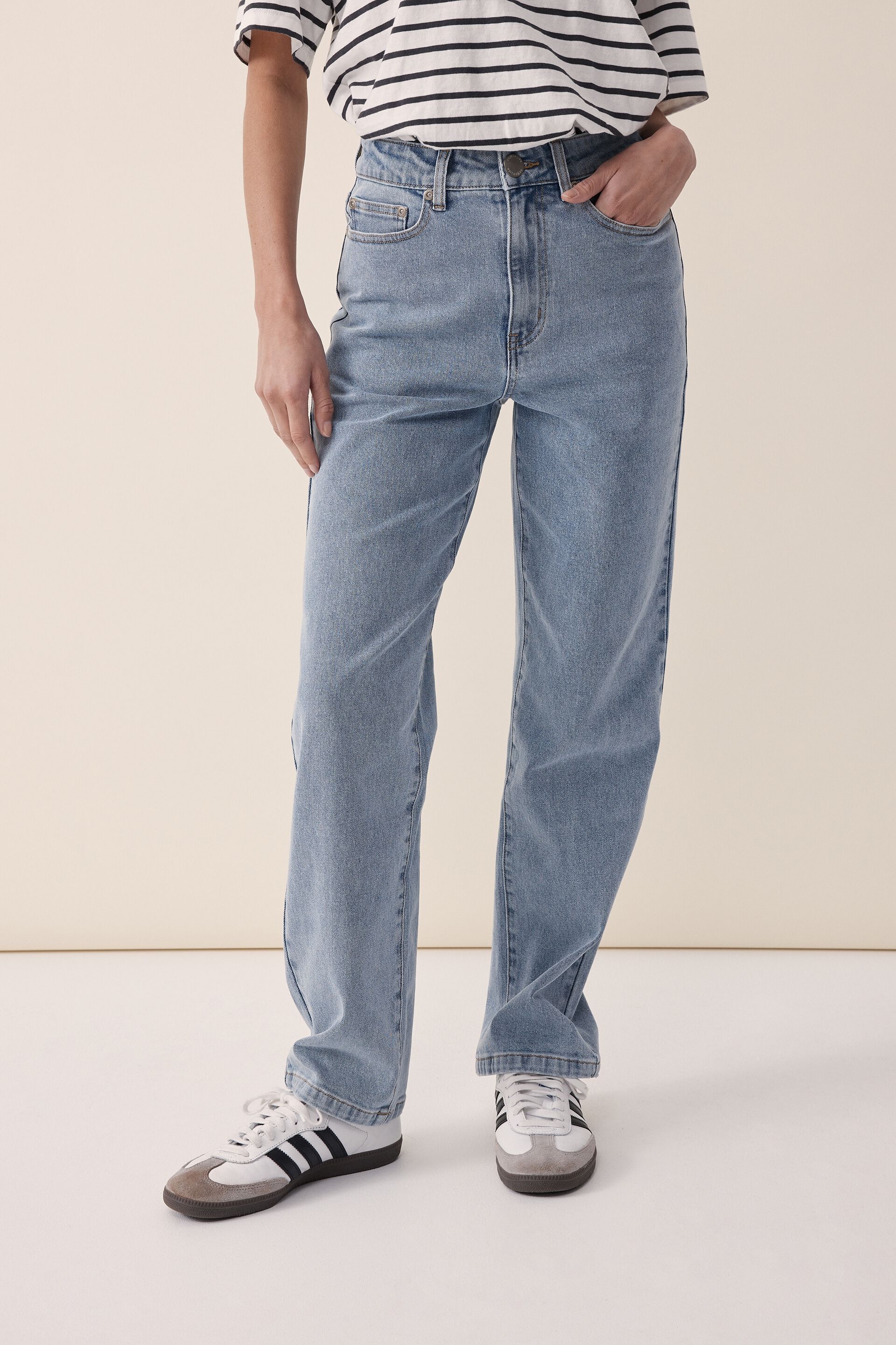 Comfort Stretch Straight Jean