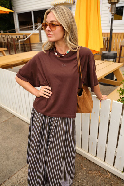 Phoebe Premium Tee, CHOCOLATE