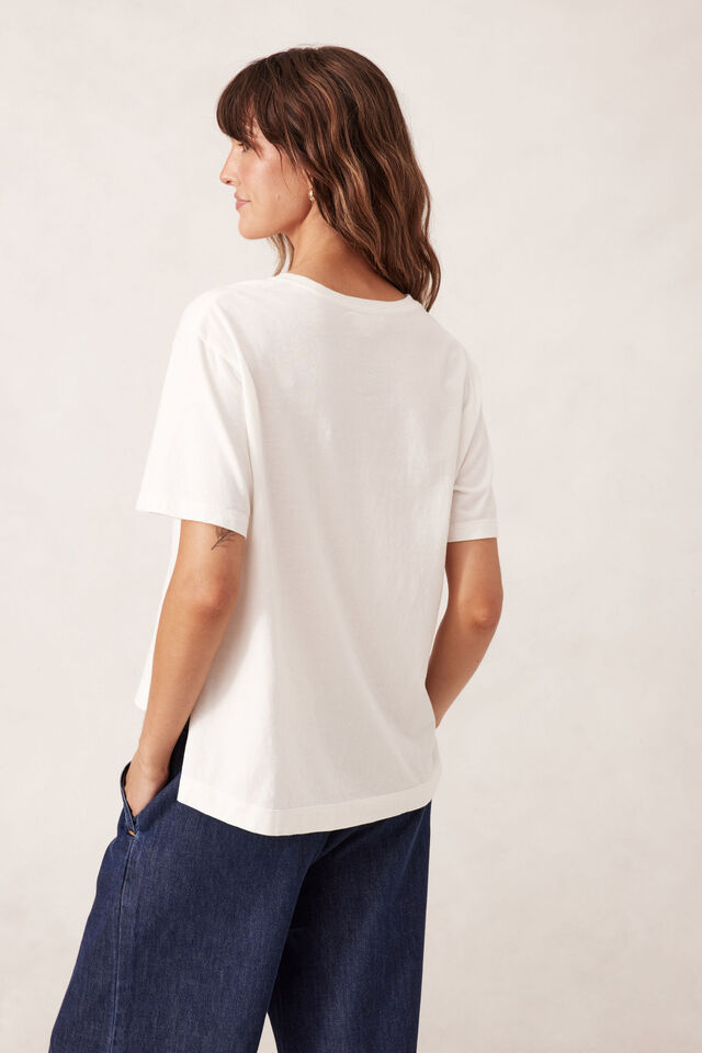 Stevie Slouchy Split Hem Tee, VANILLA/ RED PAPERCUT LOGO